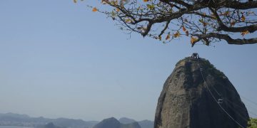 Justiça Federal anula licença de tirolesa no Pão de Açúcar e determina recuperação ambiental