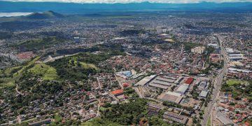 Moradores do Zumbi, em São Gonçalo, enfrentam meses sem internet e telefonia por ataques a infraestrutura