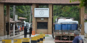 Investigações apontam máfia de cigarros envolvendo policiais penais em presídios do Rio de Janeiro