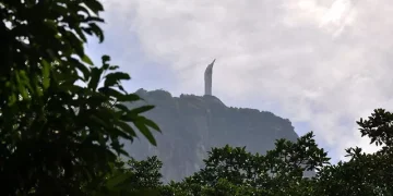 Fim de semana no Rio tem calor, céu nublado e possibilidade de chuva, alerta INMET