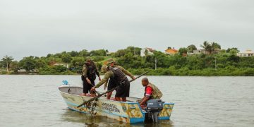 Prefeitura de Maricá realiza fiscalização ambiental para combater pesca predatória e preservar lagoas