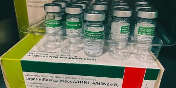 Campanha de vacinação amplia prioridade a grupos vulneráveis e profissionais essenciais