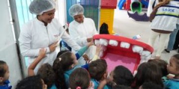 São Gonçalo promove ações no Dia Mundial da Saúde Bucal com foco na prevenção em escolas