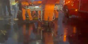 Acidente em Niterói deixa piloto ferido após perda de controle na chuva