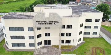 Prefeitura de Rio Bonito abre seleção para professores e profissionais da educação com salários até R$ 2.488