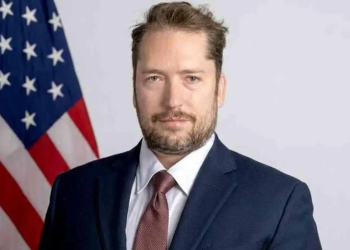 Governo brasileiro revoga visto de assessor de Trump por inconsistências no pedido