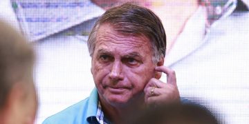 Decisão do STF impõe restrições e impacto político na prisão domiciliar de Bolsonaro