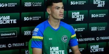 Botafogo busca contratação gratuita do zagueiro Anthony, com direitos divididos com Goiás