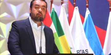 Cláudio Castro renuncia ao governo do Rio antes de julgamento na TSE devido a risco de cassação