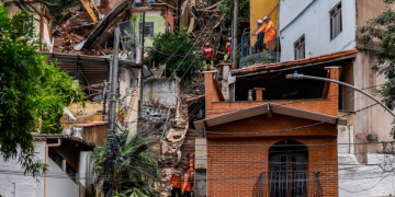 Famílias de Minas Gerais enfrentam 72 mortes após fortes chuvas na Zona da Mata