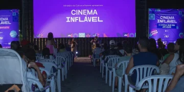 Orla de Maricá recebe projeto de cinema ao ar livre com sessões gratuitas e atividades culturais