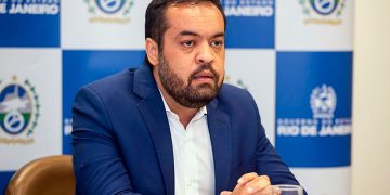 Governador do Rio renuncia antes de julgamento que pode cassar mandato e levar a eleições indiretas