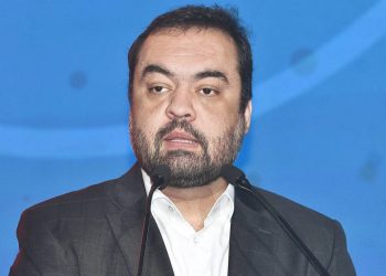 Cláudio Castro assina decreto que amplia poderes da Casa Civil antes de deixar o governo do Rio