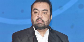 Cláudio Castro assina decreto que amplia poderes da Casa Civil antes de deixar o governo do Rio