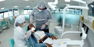 Clínicas universitárias no Rio ampliam acesso a tratamentos e alertam para cuidado com saúde bucal