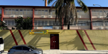 Professor é afastado após denúncias de assédio em escola estadual de Niterói