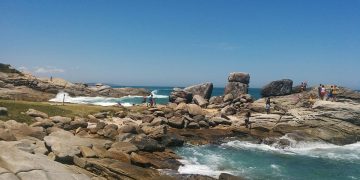 Rio das Ostras, destino cultural e praias de águas tranquilas a 170 km de Niterói