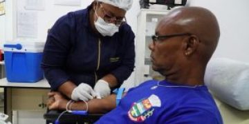 Equipes da Secretaria de Conservação de São Gonçalo doam sangue para salvar vidas