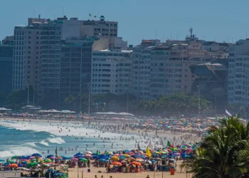 Boletim aponta 19 praias do RJ liberadas para banho neste fim de semana