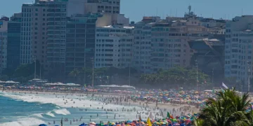Boletim aponta 19 praias do RJ liberadas para banho neste fim de semana