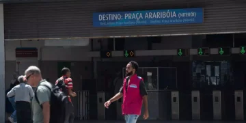 Estação das Barcas na Praça XV deve receber nome de Silvio Santos, homenagem póstuma