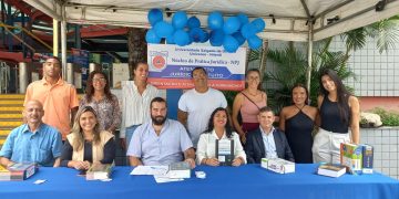 Universo em Niterói realiza ação com Procon para orientar consumidores e estudantes de Direito