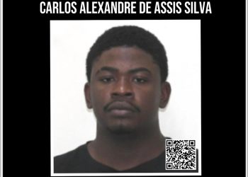 Polícia pede ajuda para localizar suspeito de assalto que baleou advogada no Fonseca
