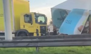 Acidente com vários veículos deixa feridos e provoca retenções na Rodovia Presidente Dutra, na Baixada Fluminense.