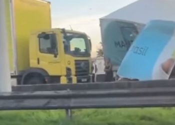 Acidente na Dutra provoca engavetamento com dois feridos na Baixada Fluminense