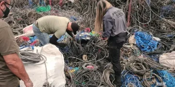 Ferros-velhos no Rio podem ser interditados por vender fios de cobre roubados