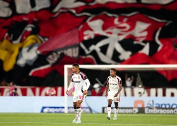 Flamengo busca vaga no G4 em jogo contra o Remo no Maracanã após 48 anos