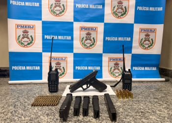 Homem com antecedentes criminais é baleado e preso em Niterói com armas e munições