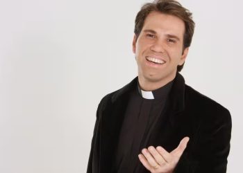 Padre Gleuson Gomes comemora 25 anos de sacerdócio com trajetória de fé, música e serviço