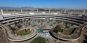 Homem de 41 anos ligado ao tráfico é preso no Aeroporto do Rio após deportação de Dublin