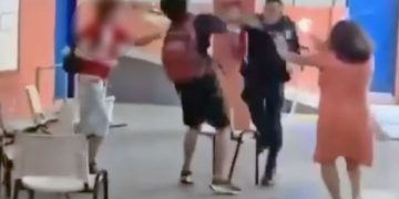 Estudantes agredidos por policial durante protesto na escola Senor Abravanel no Rio