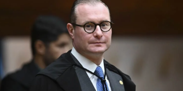 Zanin suspende eleições indiretas para governador do Rio após pedido do PSD