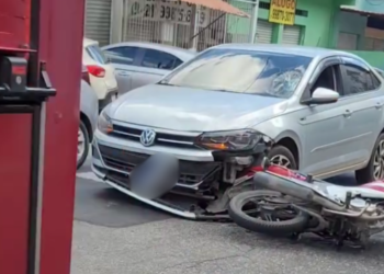 Acidente entre carro e moto em Niterói deixa duas pessoas feridas na Zona Sul