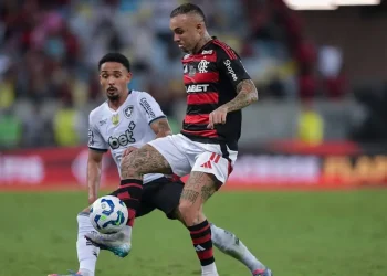 Clássico entre Botafogo e Flamengo será marcado por pressões e desafios na estreia do Brasileirão 2026