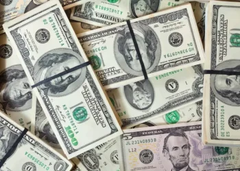 Dólar atinge R$ 5,32, maior valor desde janeiro, impulsionado por tensões no Oriente Médio