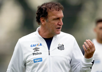 Santos contrata Cuca como técnico por temporada, apesar de rejeição e polêmicas passadas