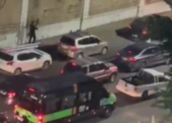 Assalto a motoristas causa tensão na Avenida Pastor Martin Luther King, no Rio