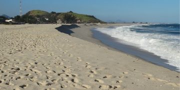Aluguel de casas de praia em Itaipuaçu: fatores que influenciam preços e dicas para reserva segura