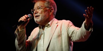 João Caetano lança álbum “Mil Voltas” em show beneficente no Fashion Mall