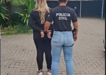 Mulher foragida há seis meses é presa por maus-tratos e drogas na infância em Porto Alegre