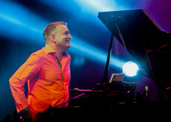 Concerto solidário com Marvio Ciribelli arrecada doações para idosos em Niterói