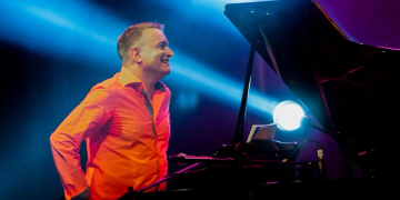 Concerto solidário com Marvio Ciribelli arrecada doações para idosos em Niterói