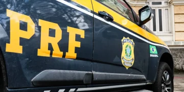 Mãe e padrasto de criança de 10 anos são presos por estupro e filmagem abusiva em Niterói