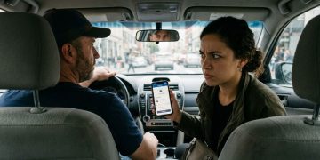 Cuidados essenciais para idosos evitarem fraudes e garantirem segurança em transporte por aplicativo