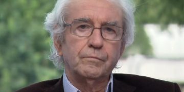 Juca de Oliveira, veterano do teatro e televisão, falece aos 91 anos em São Paulo