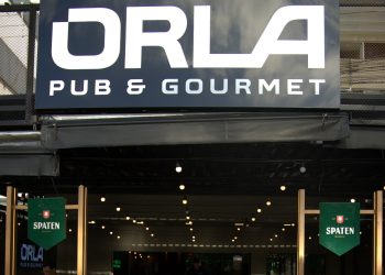 Orla Pub Gourmet celebra 1 ano com música ao vivo e promoção de rodízio de cerveja